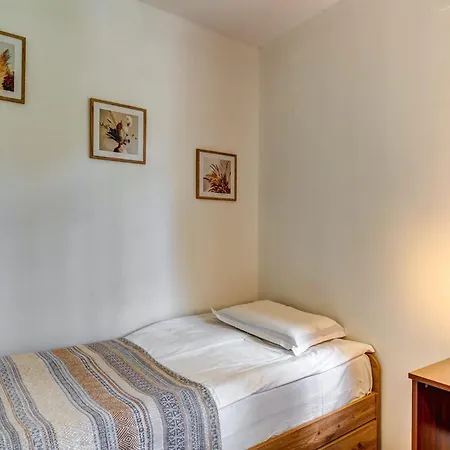 شقة 2bd Forest Retreat With Fireplace And Private Terrace By Flаt Mаnаger *
